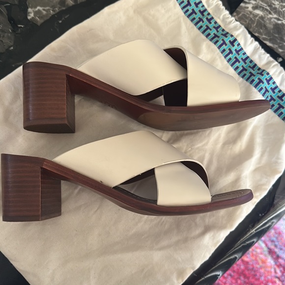 Tory Burch size 9 sandals - Picture 3 of 7